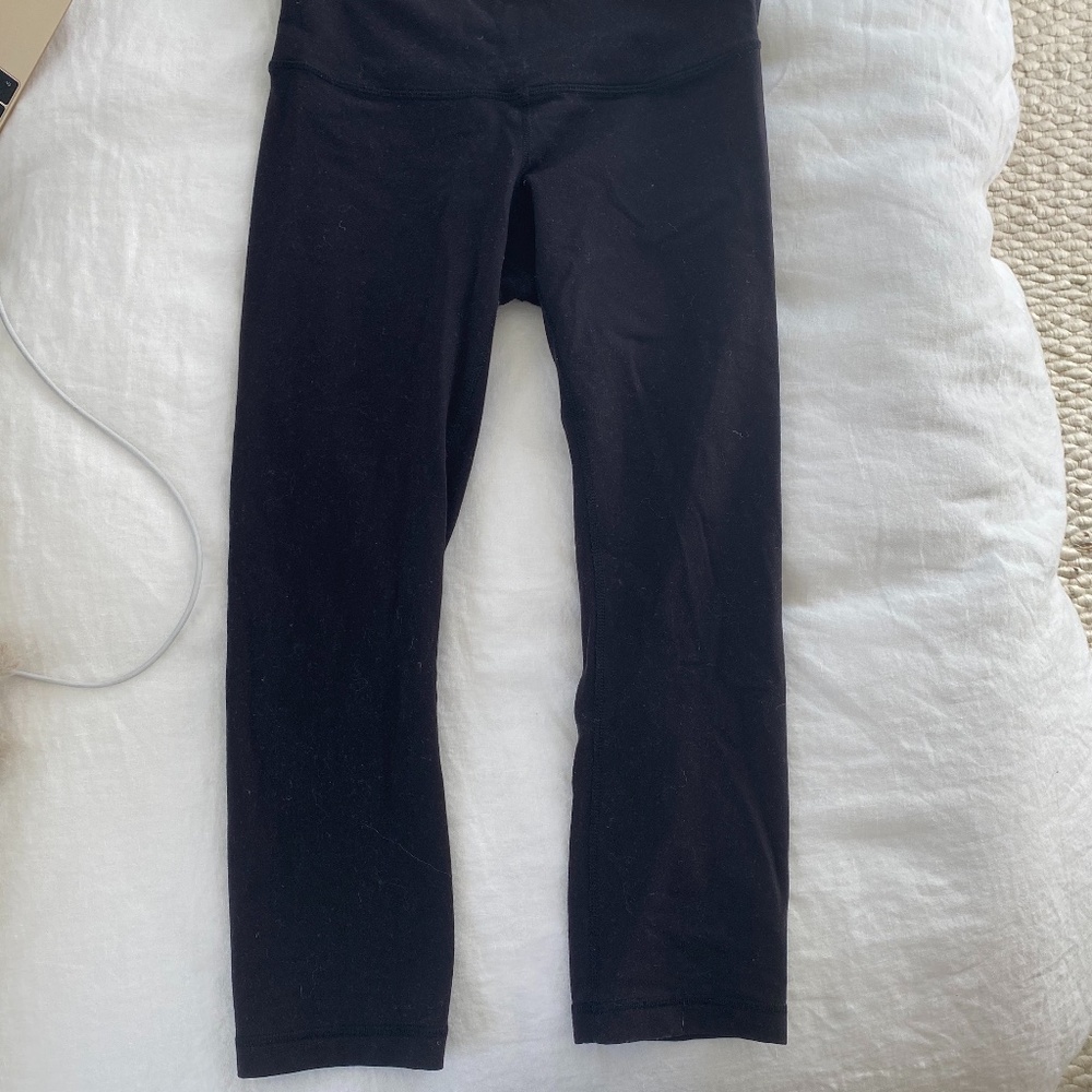 Lululemon Black cropped leggings size 4